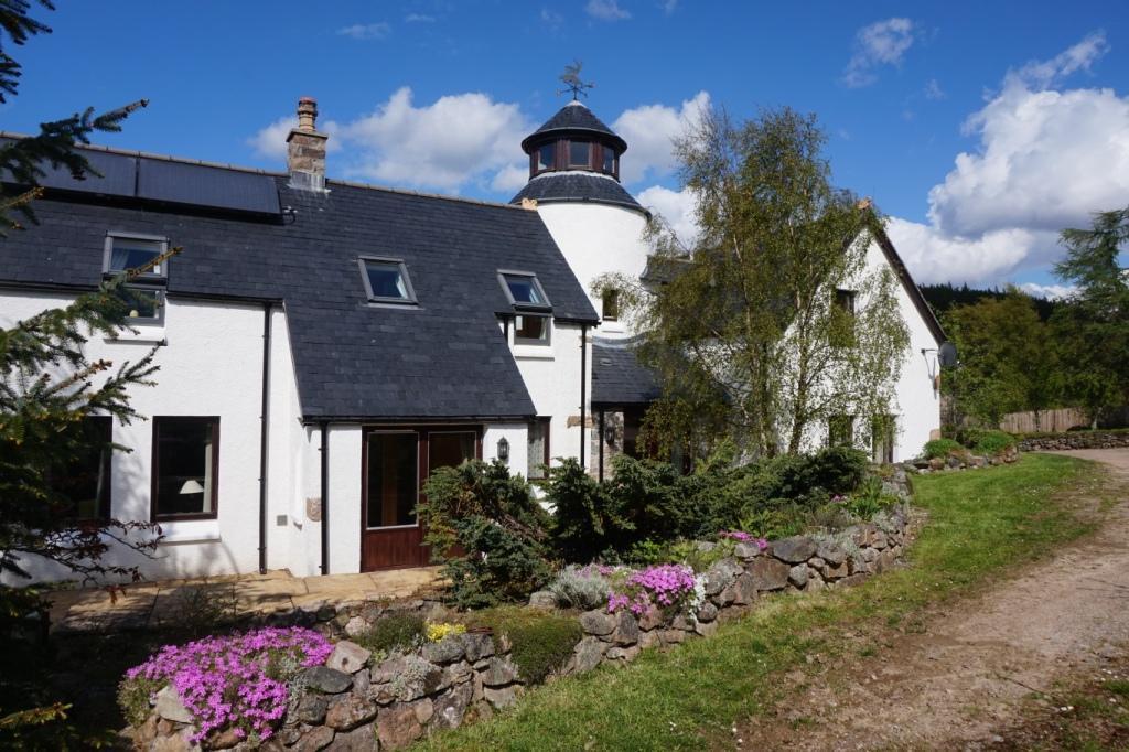 Stronavaich Cairngorm Guest House Томинтул Екстериор снимка