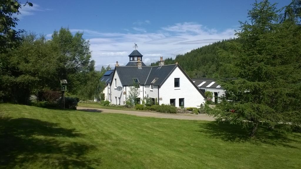 Stronavaich Cairngorm Guest House Томинтул Екстериор снимка